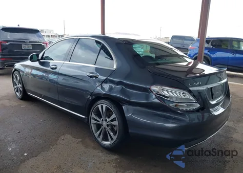 2016 Mercedes-Benz C 300 из США, поврежденный, VIN 55SWF4JB3GU165101
